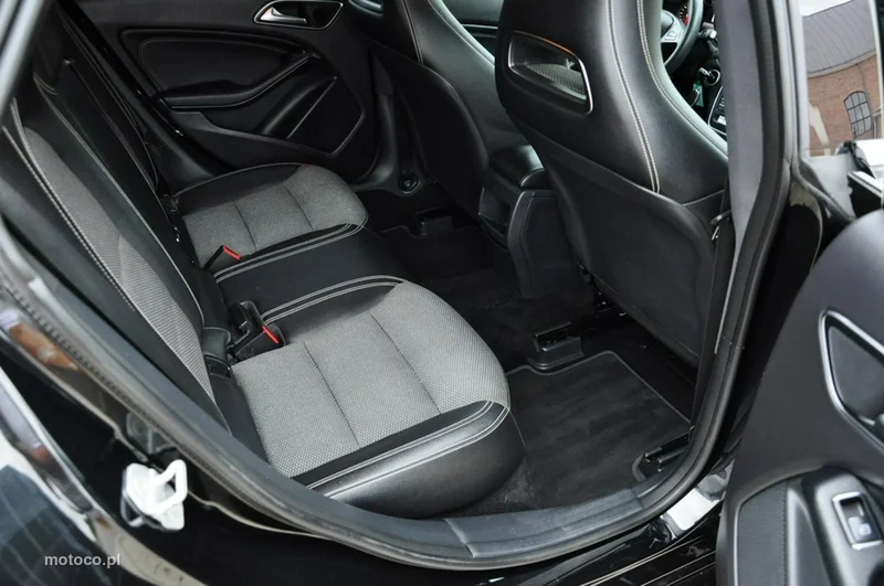 Mercedes-Benz CLA C117 CLA 180 26