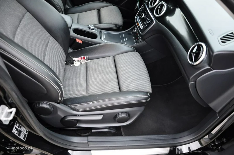 Mercedes-Benz CLA C117 CLA 180 28
