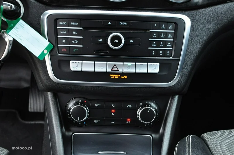 Mercedes-Benz CLA C117 CLA 180 33