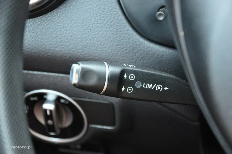 Mercedes-Benz CLA C117 CLA 180 36