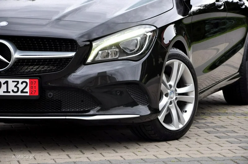 Mercedes-Benz CLA C117 CLA 180 6