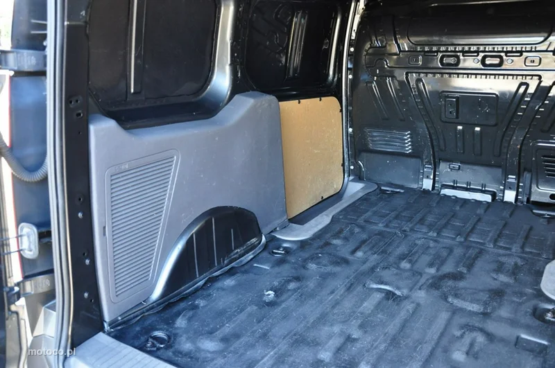 Ford Transit Connect 32