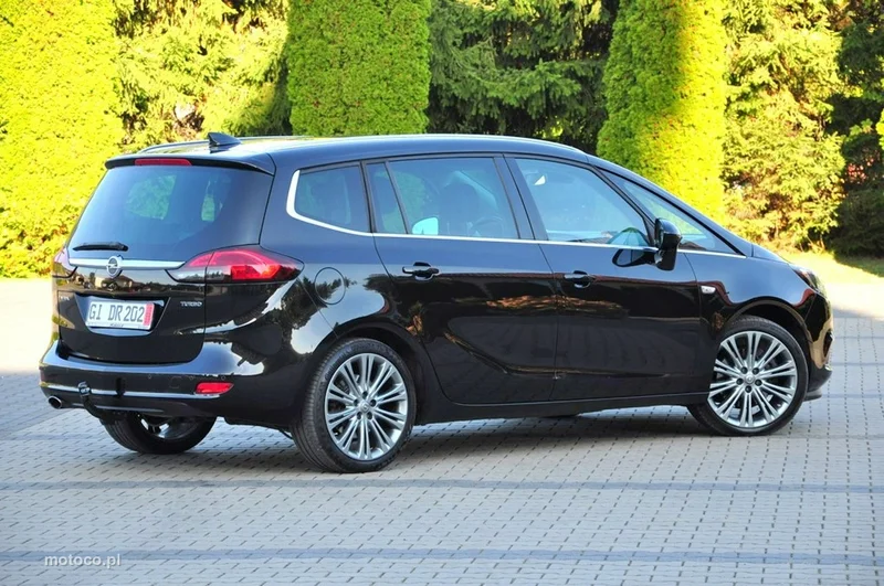 Opel Zafira C Tourer 15