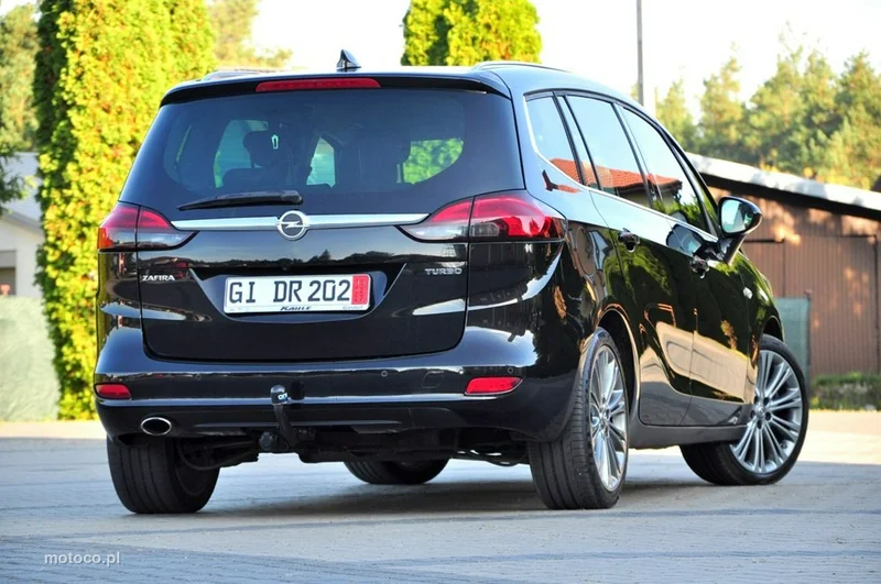 Opel Zafira C Tourer 16