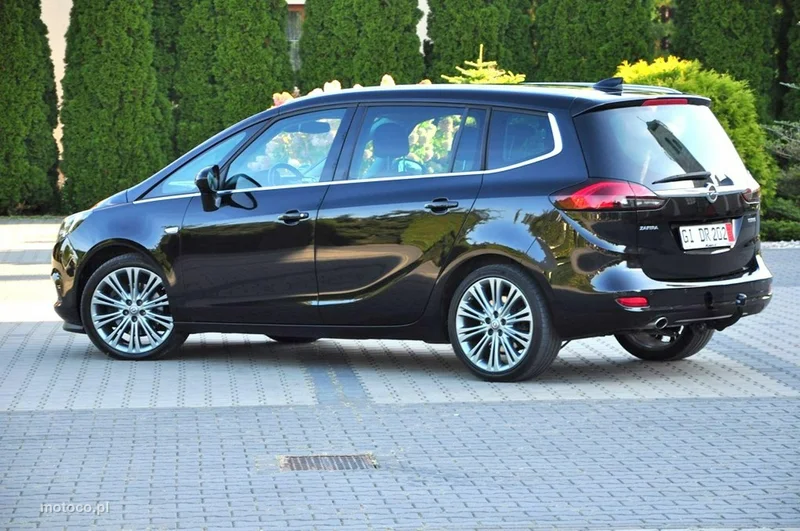 Opel Zafira C Tourer 21