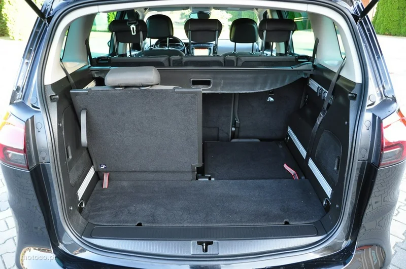 Opel Zafira C Tourer 26
