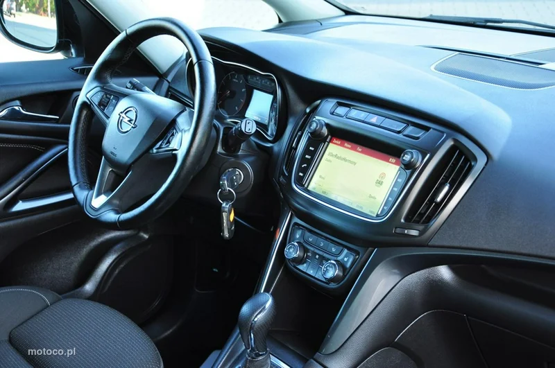 Opel Zafira C Tourer 28