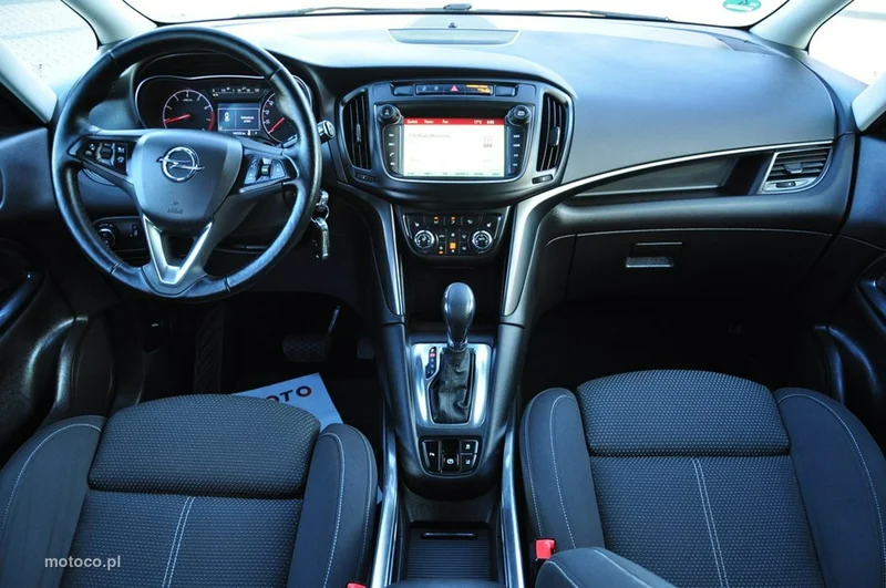 Opel Zafira C Tourer 31