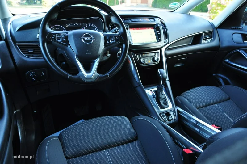 Opel Zafira C Tourer 36