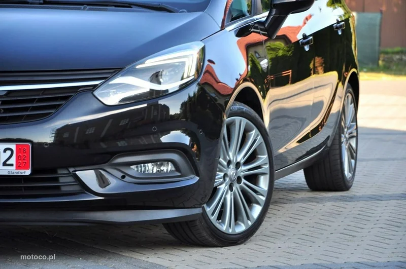 Opel Zafira C Tourer 6