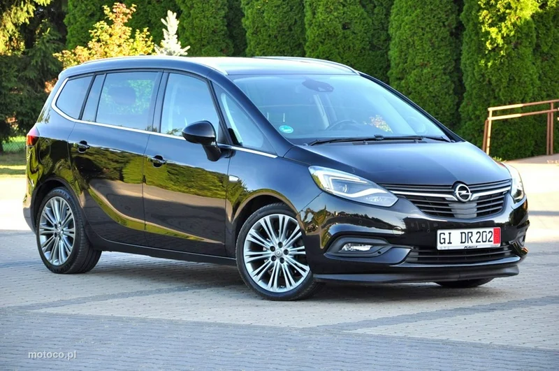 Opel Zafira C Tourer 9