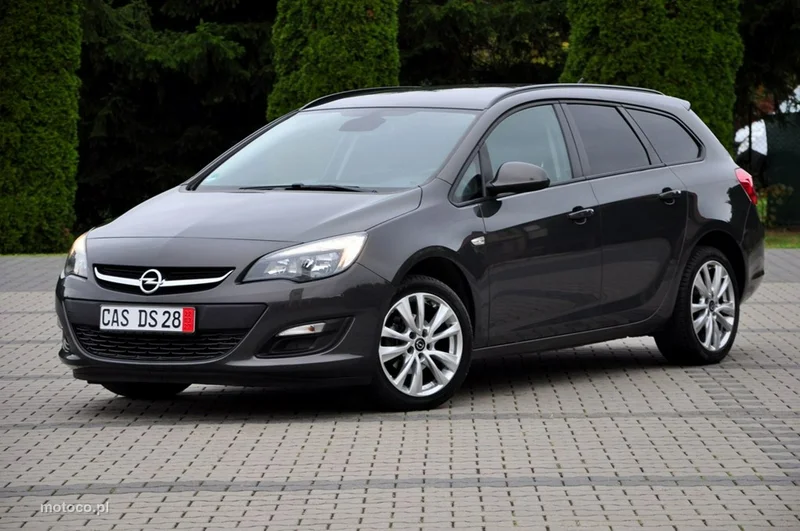 Opel Astra J 3