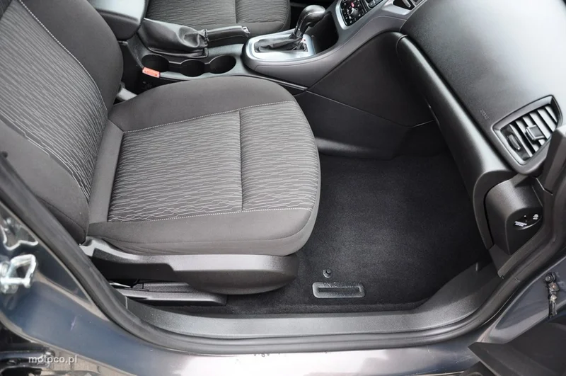 Opel Astra J 28