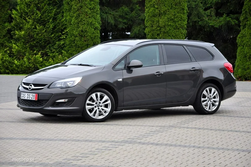 Opel Astra J 4