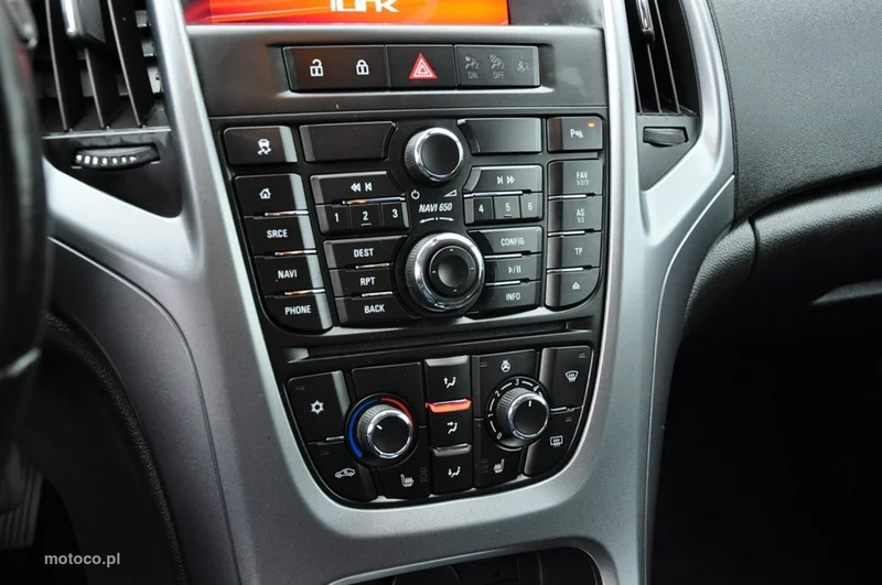 Opel Astra J 36