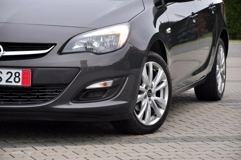 Opel Astra J 6