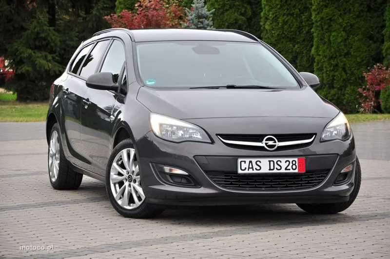 Opel Astra J 8