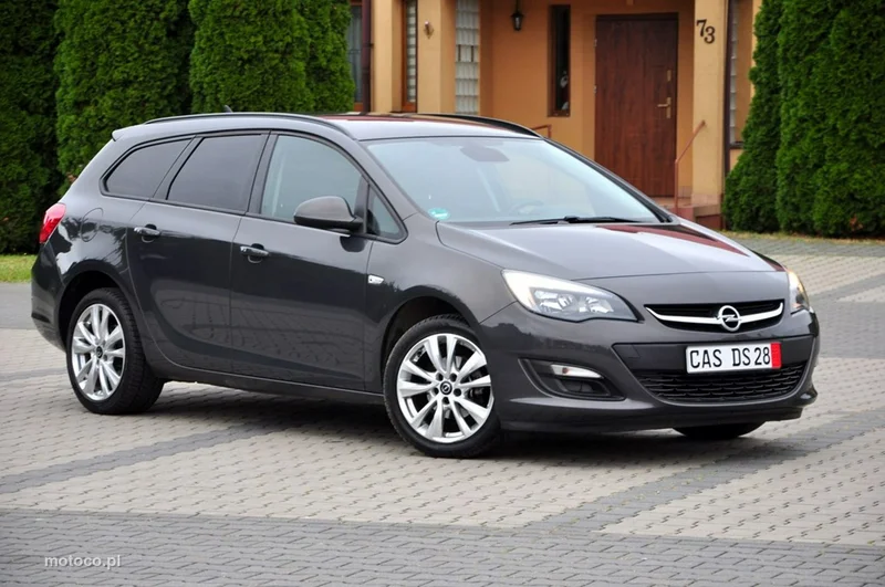 Opel Astra J 9