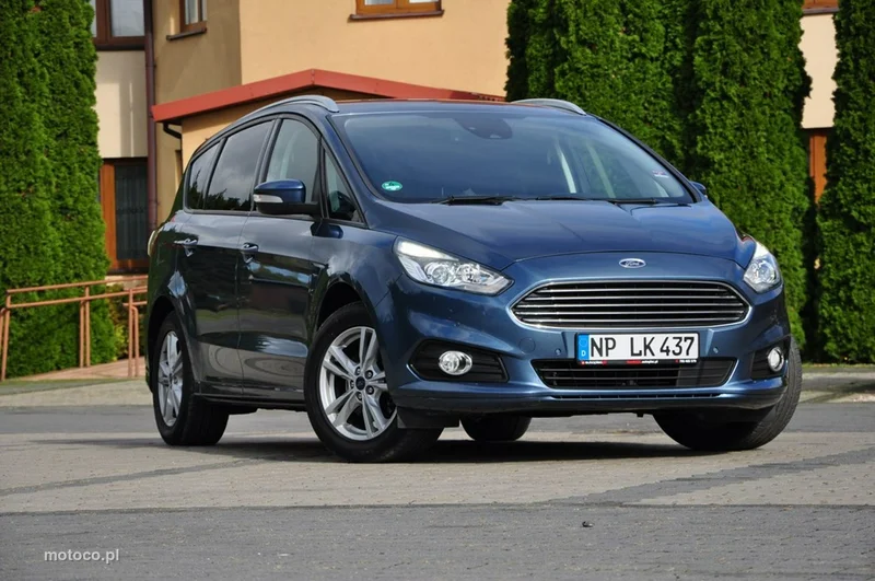 Ford S-Max II 11