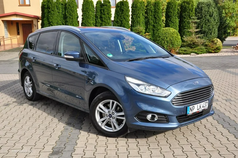Ford S-Max II 12
