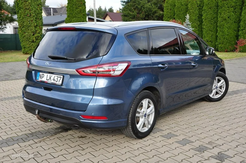 Ford S-Max II 18