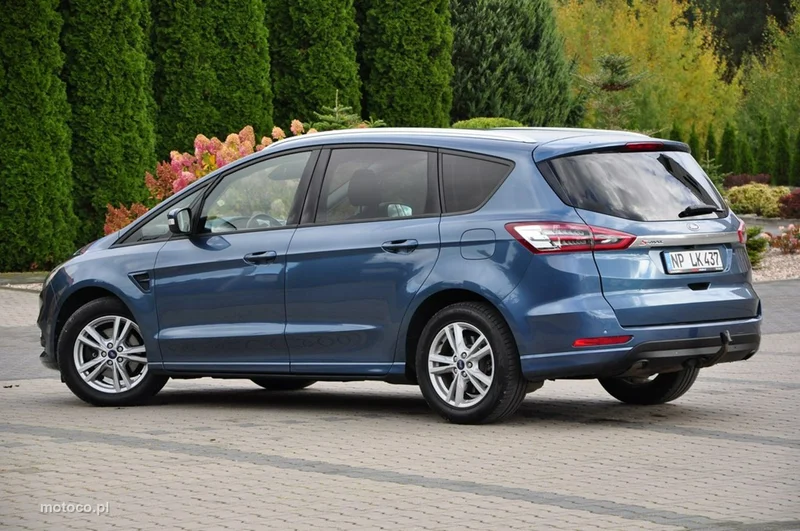 Ford S-Max II 21