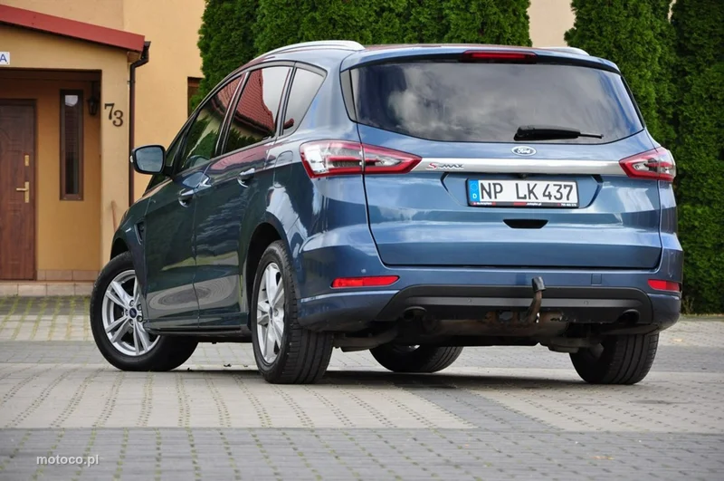Ford S-Max II 22