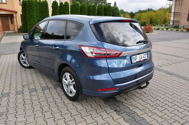 Ford S-Max II 23