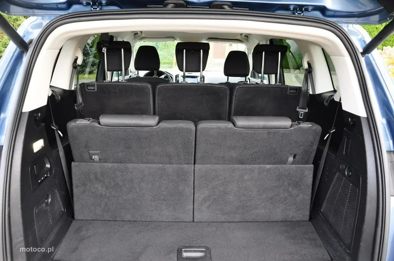 Ford S-Max II 25
