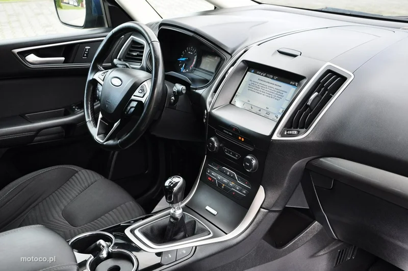 Ford S-Max II 28