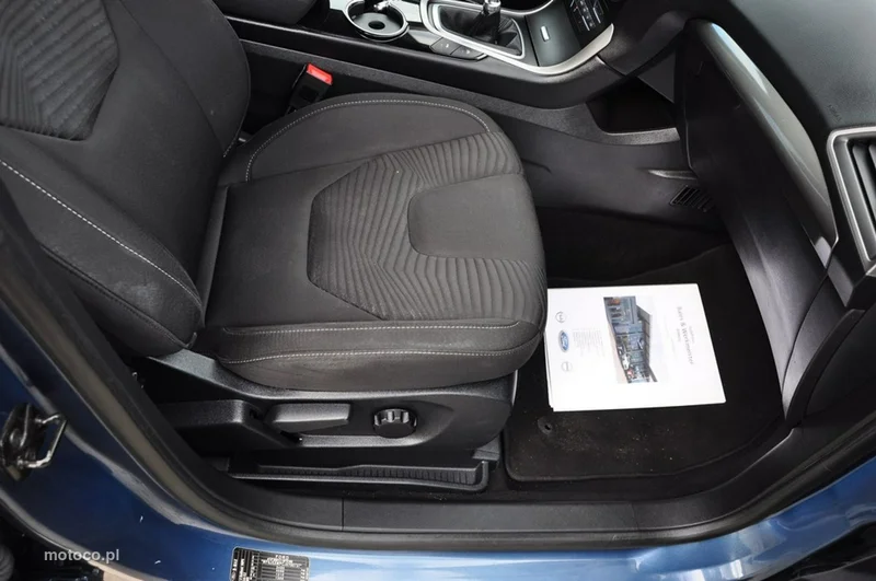 Ford S-Max II 29