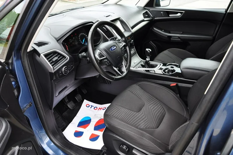 Ford S-Max II 30