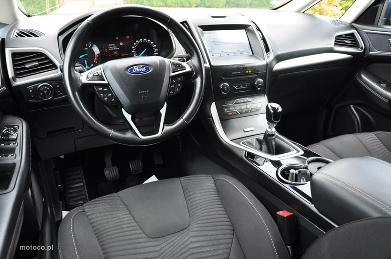 Ford S-Max II 36