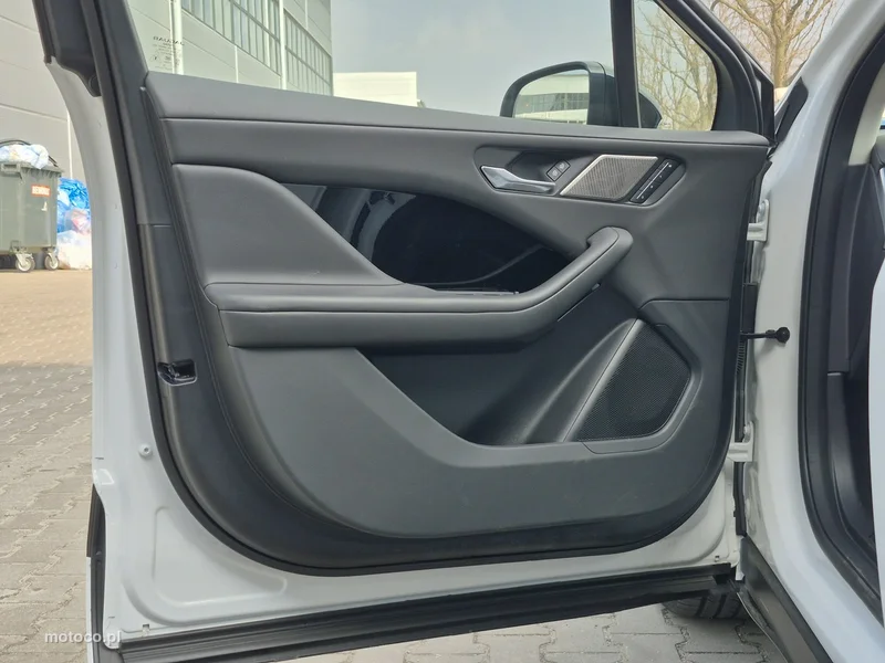 Jaguar I-Pace 14