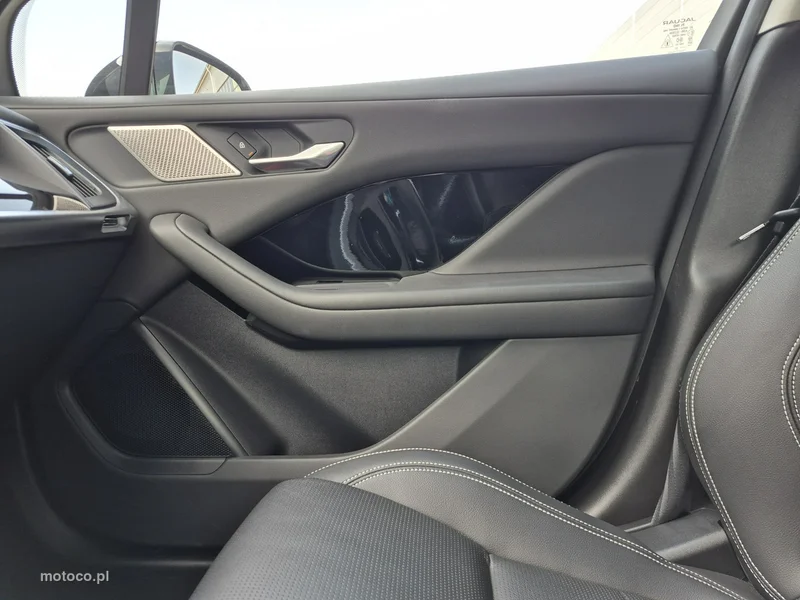 Jaguar I-Pace 44