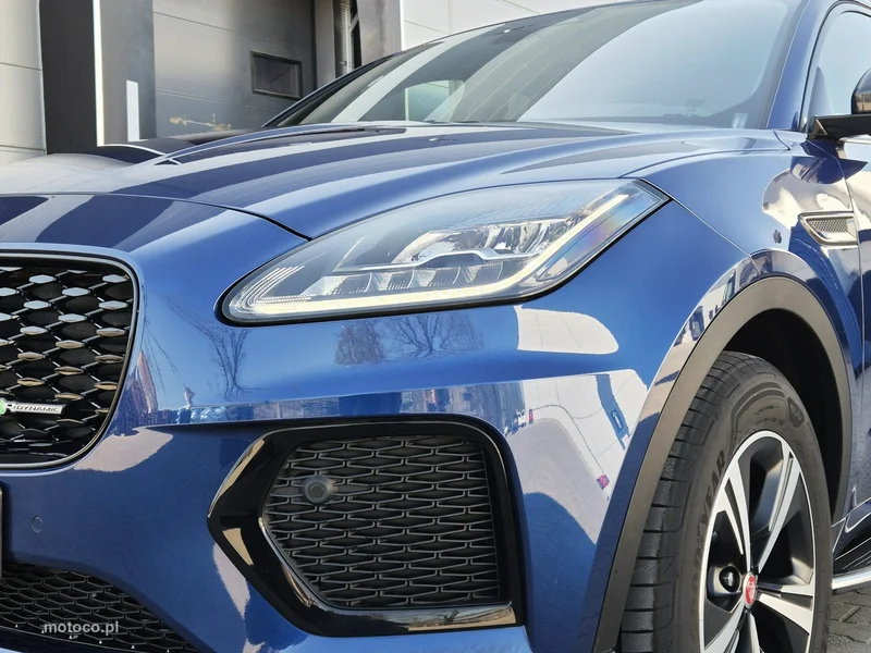 Jaguar E-Pace 11