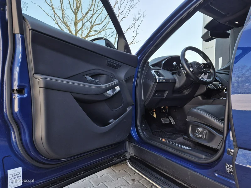 Jaguar E-Pace 19