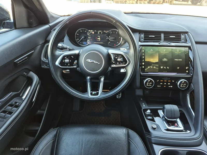 Jaguar E-Pace 23