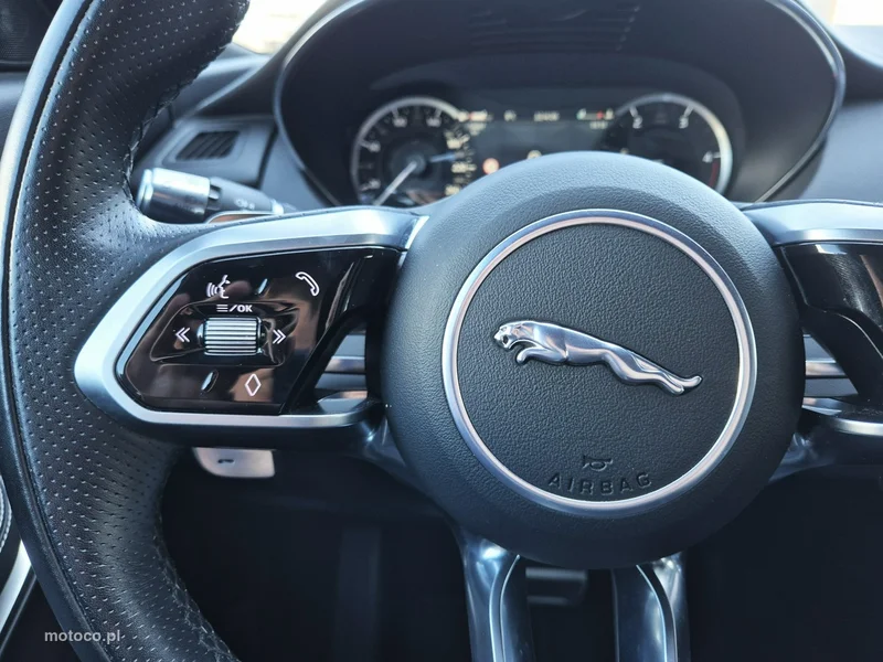 Jaguar E-Pace 29