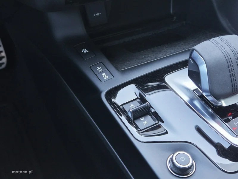 Jaguar E-Pace 32