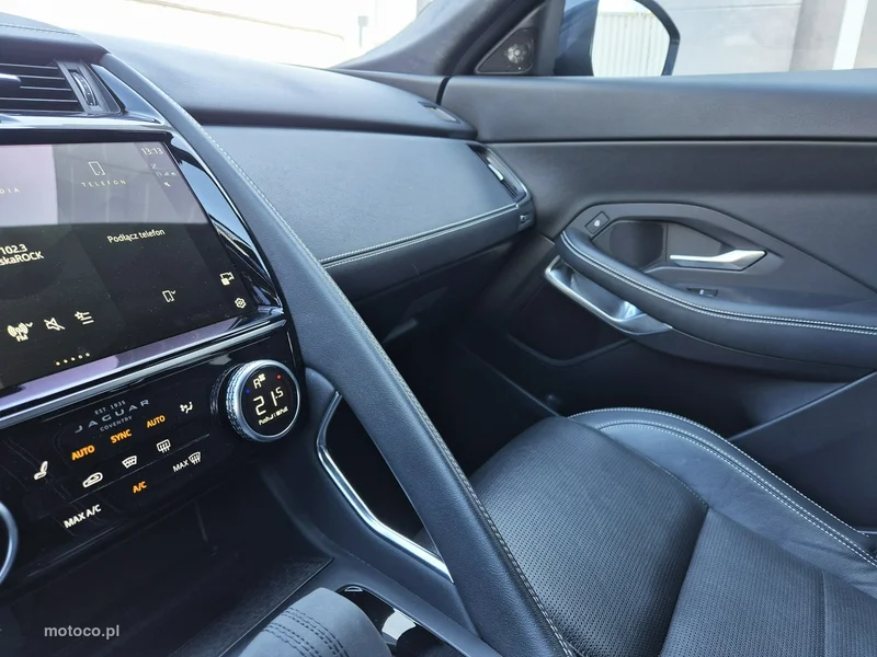 Jaguar E-Pace 34