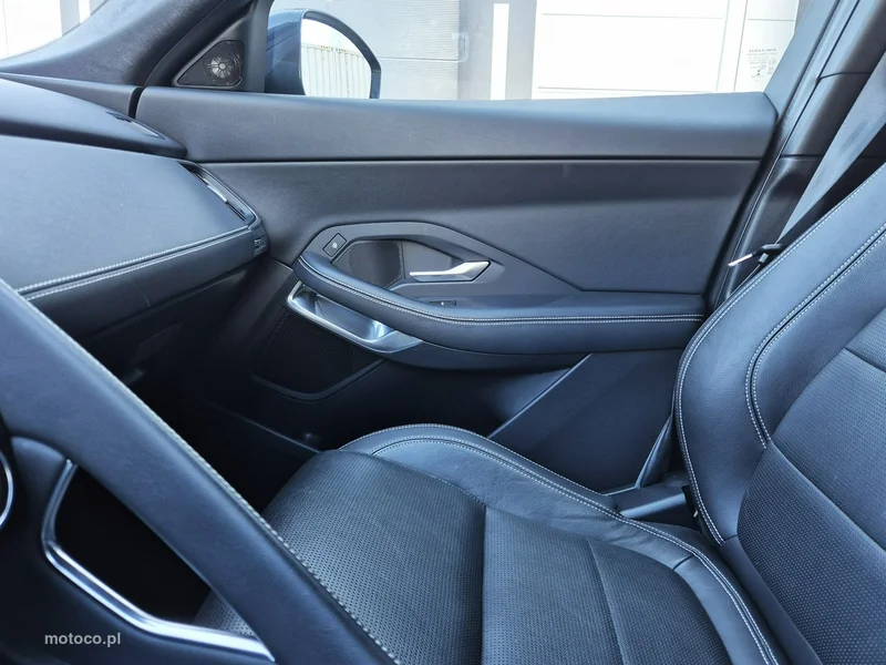 Jaguar E-Pace 35