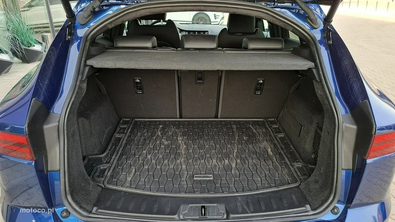 Jaguar E-Pace 37