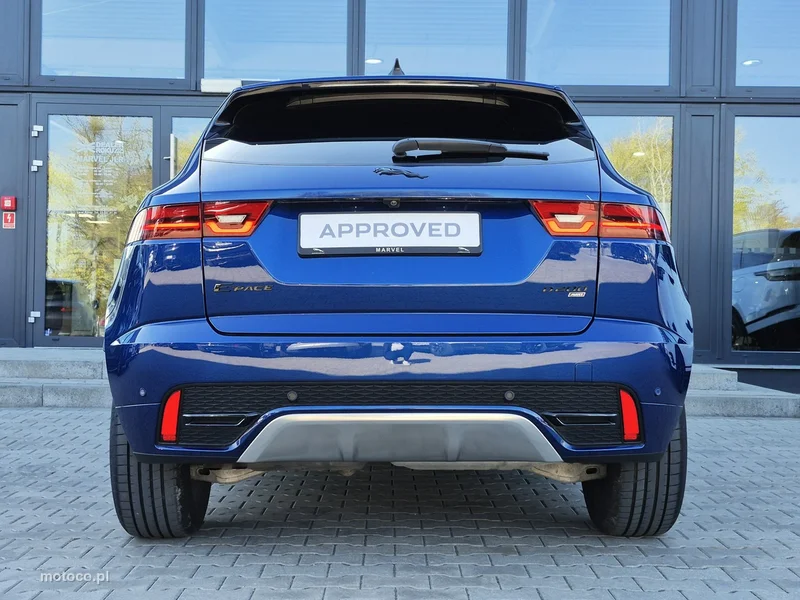Jaguar E-Pace 9
