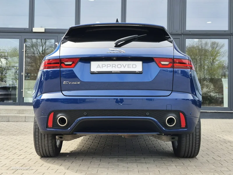 Jaguar E-Pace 11