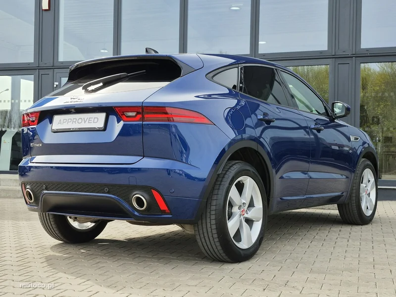 Jaguar E-Pace 12
