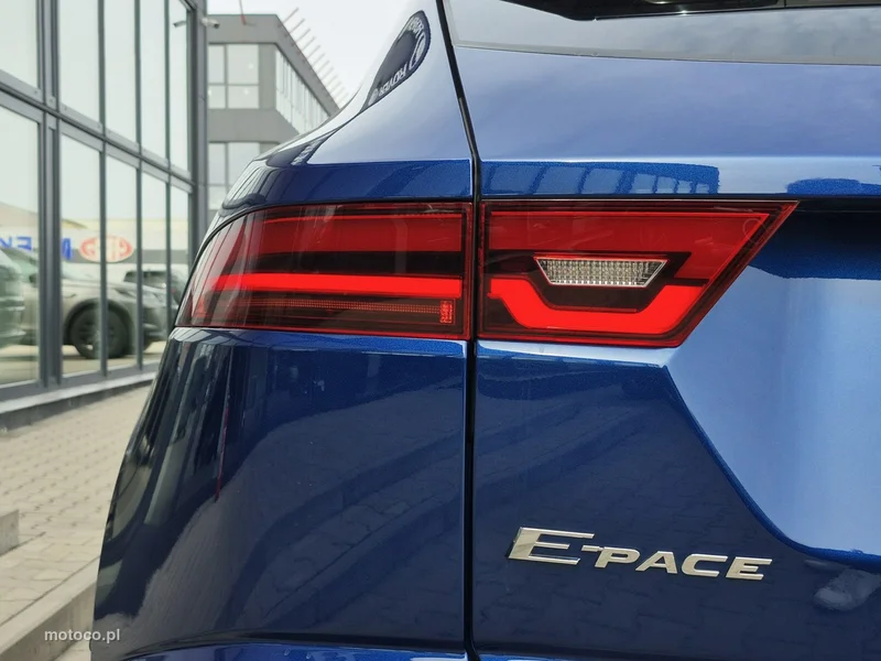 Jaguar E-Pace 13