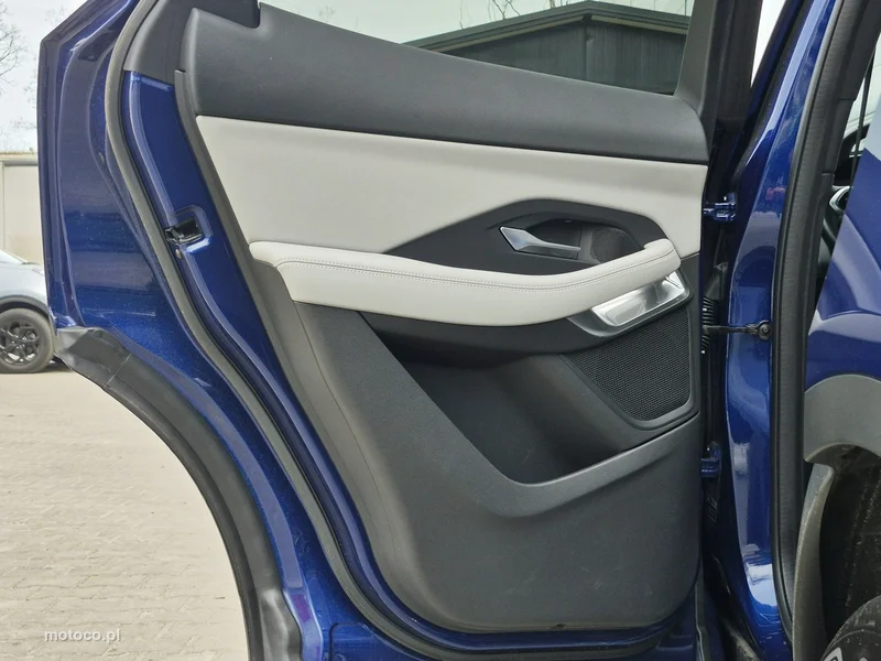 Jaguar E-Pace 21