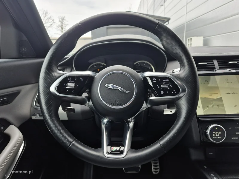 Jaguar E-Pace 25