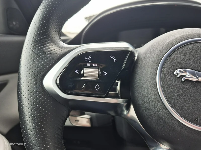 Jaguar E-Pace 28